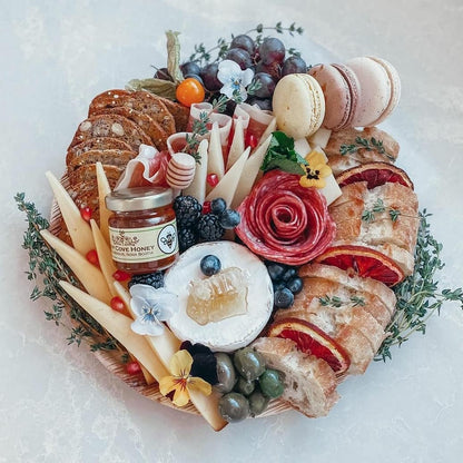 10 Inch round Disposable palm leaf plate charcuterie